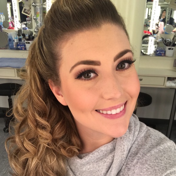 Meet your Posher, Stephanie - Picture 1 of 1